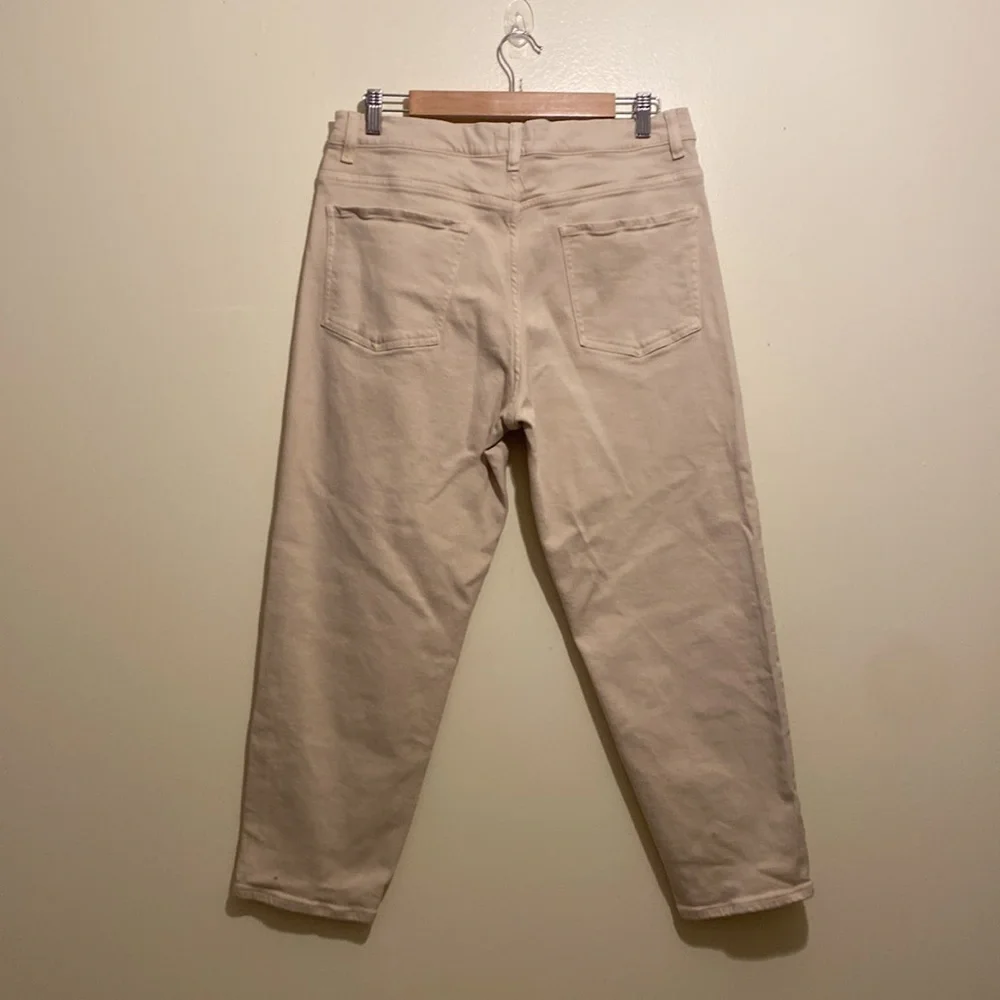 THEORY Beige Casual Pants. Size 31